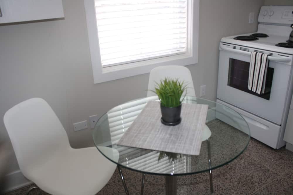 Photo of Kitchen in La Petite-Patrie