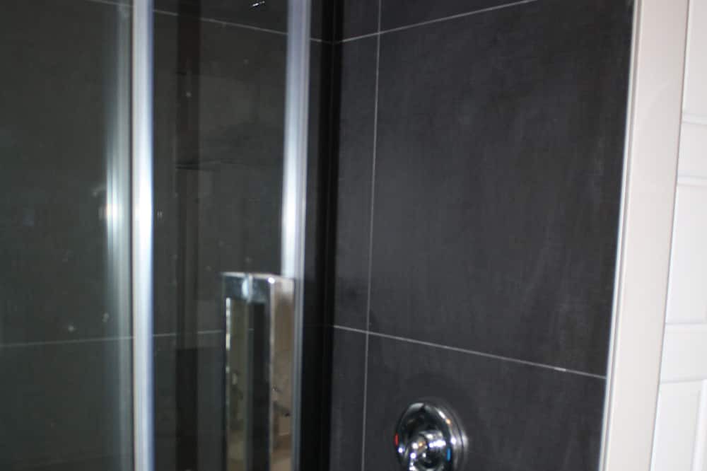 Photo of Bathroom in La Petite-Patrie