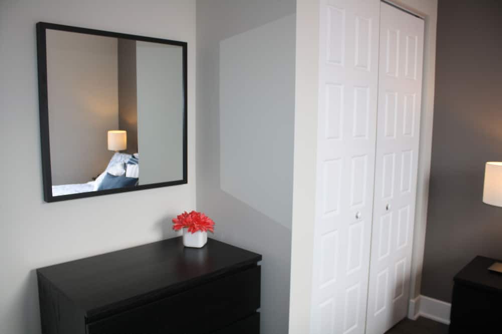 Photo of Bedroom in La Petite-Patrie