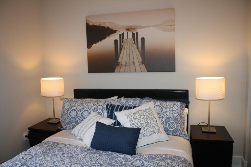 Photo of Bedroom in La Petite-Patrie