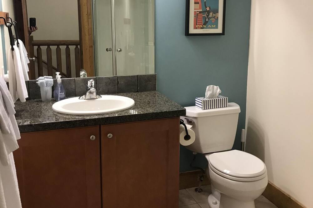 Photo of Bathroom in Okanagan-Similkameen