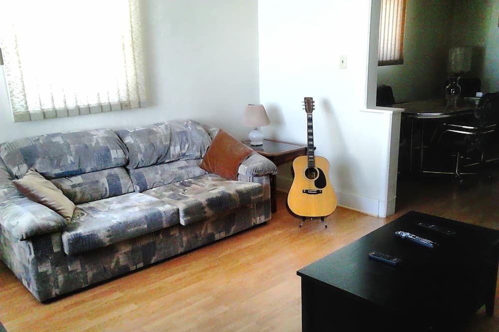 Photo of Livingroom in Canora