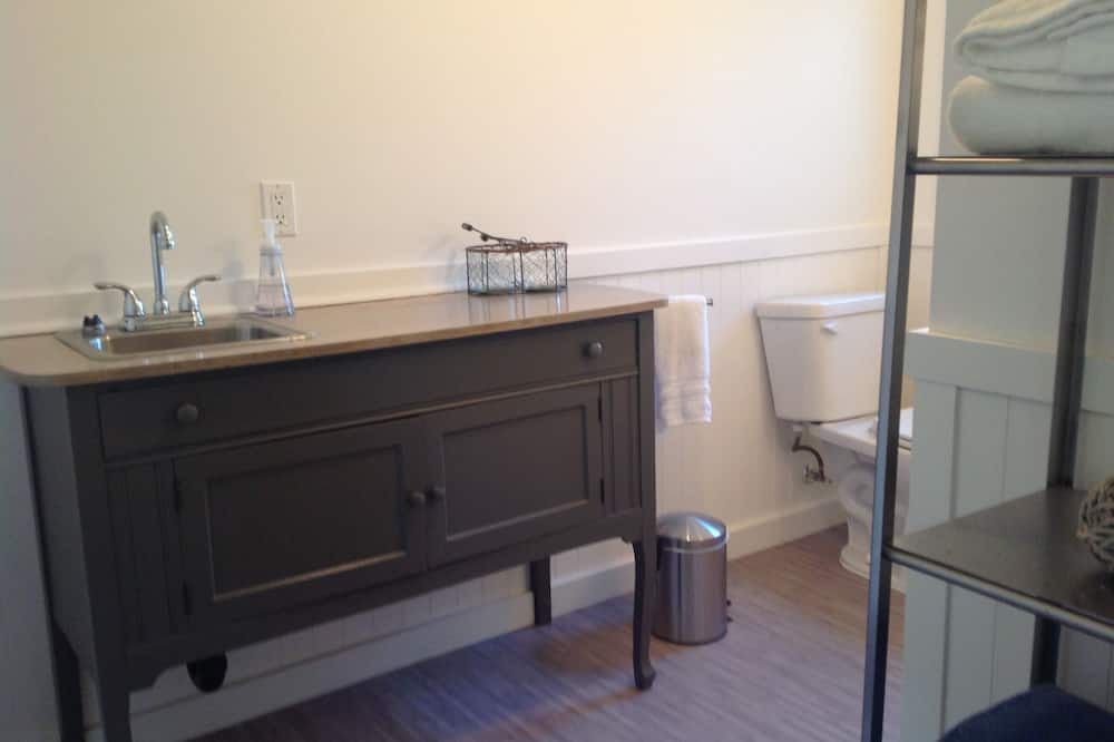 Photo of Bathroom in Maple Bay