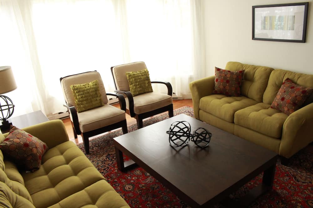 Photo of Livingroom in Terra Nova