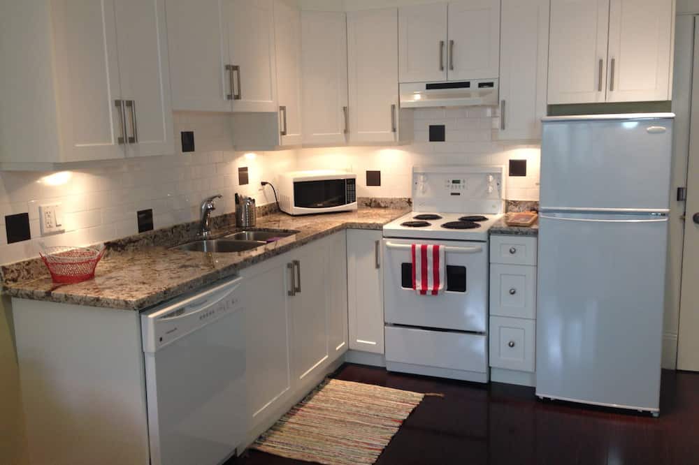 Photo of Kitchen in Riley Park-Little Mountain
