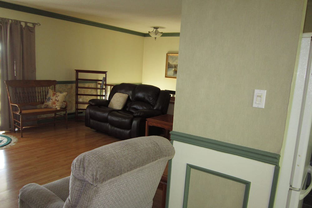 Photo of Livingroom in Crofton