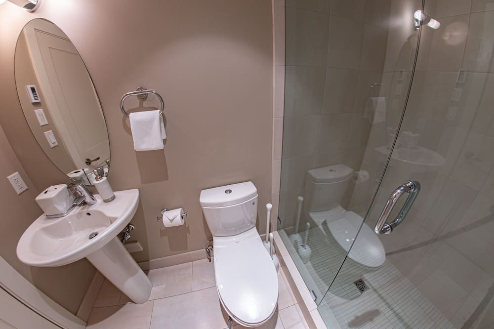 Photo of Bathroom in Upper Village