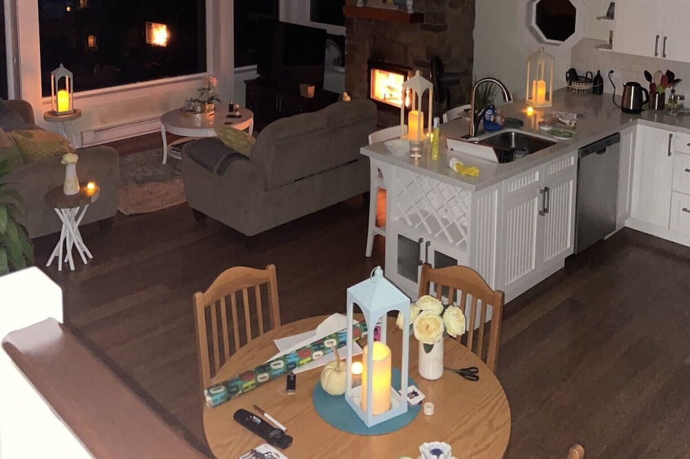 Photo of Livingroom in Chemainus