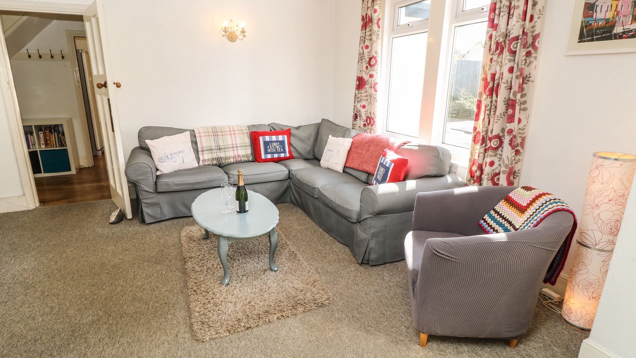Photo of Livingroom in Totland Bay