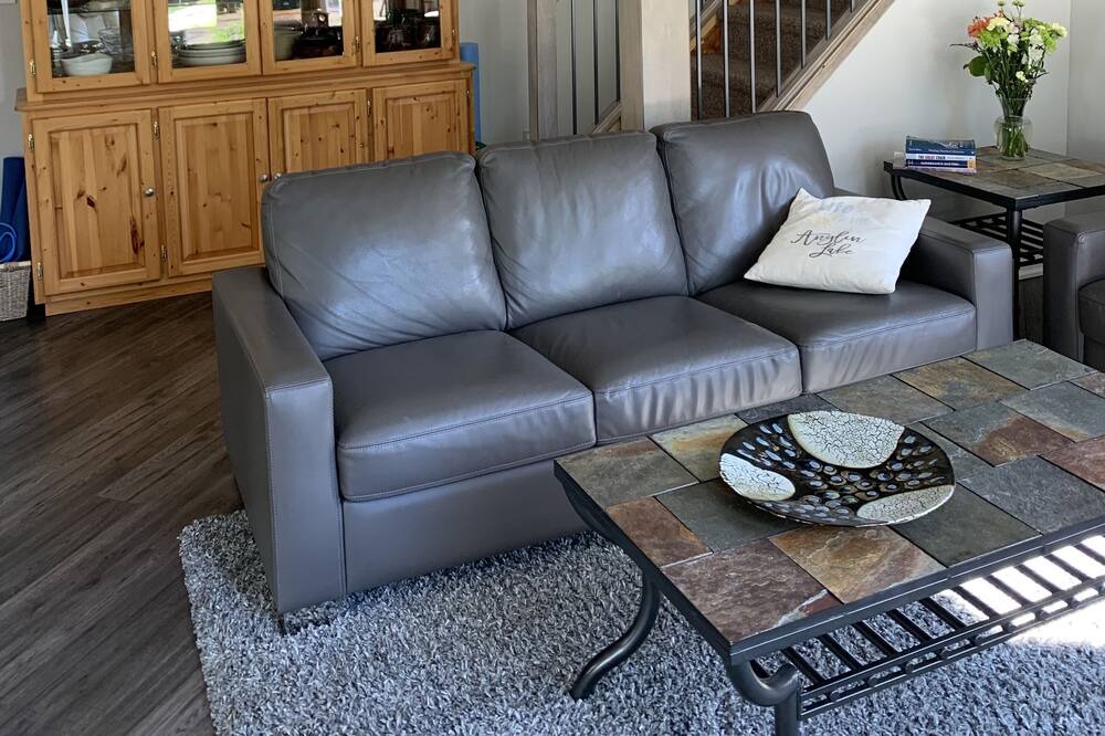 Photo of Livingroom in Saskatchewan