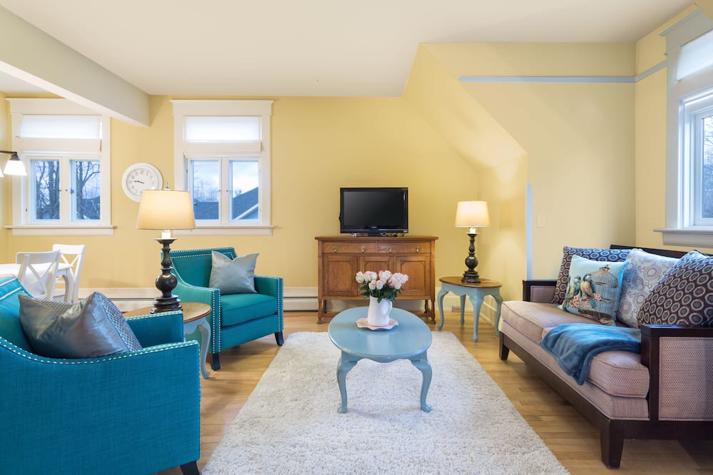 Photo of Livingroom in South Central