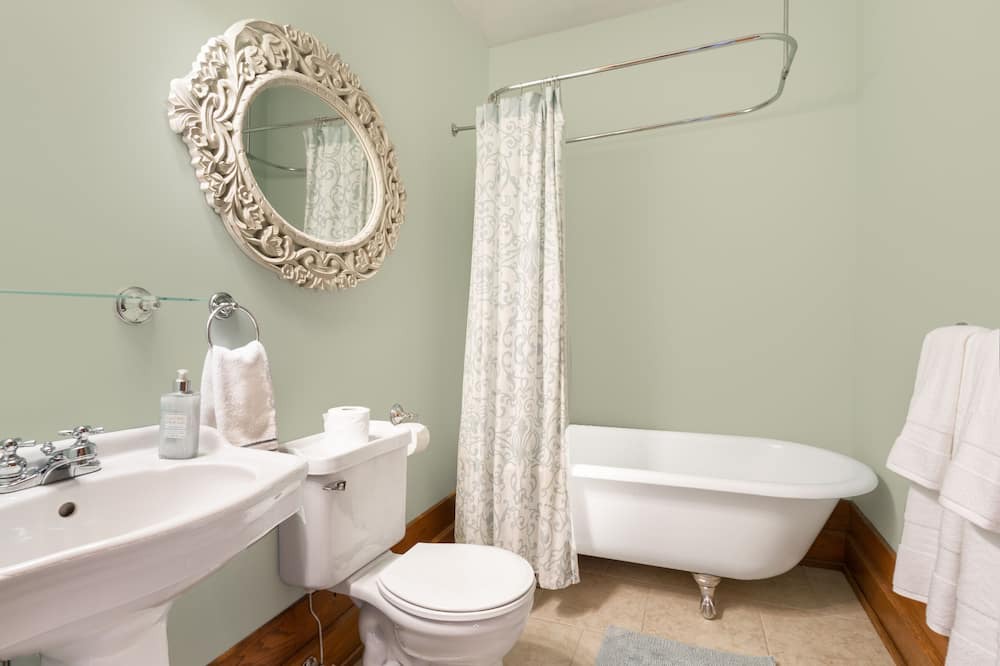 Photo of Bathroom in South Central