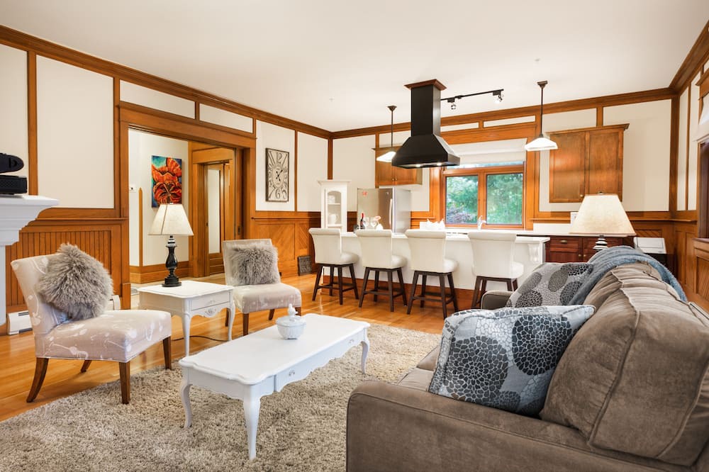 Photo of Livingroom in South Central
