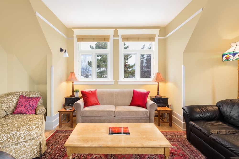 Photo of Livingroom in South Central