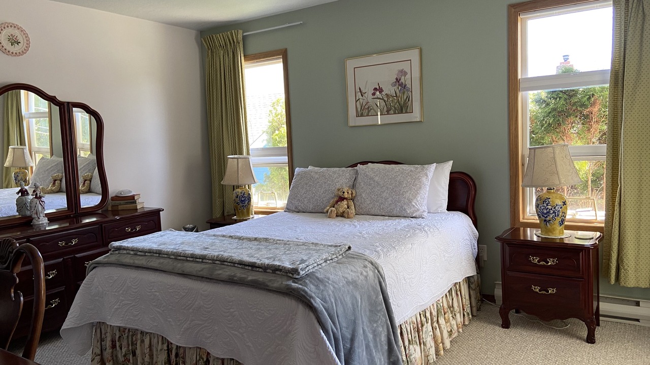 Photo of Bedroom in Lake Cowichan
