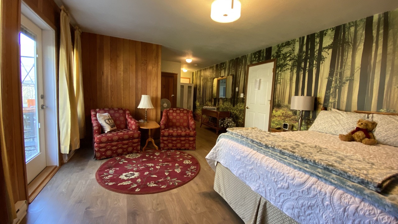 Photo of Bedroom in Lake Cowichan