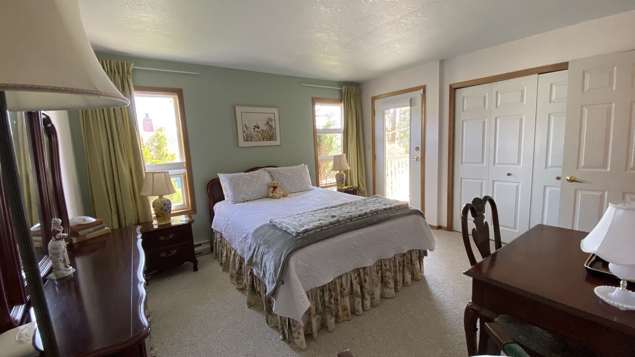 Photo of Bedroom in Lake Cowichan