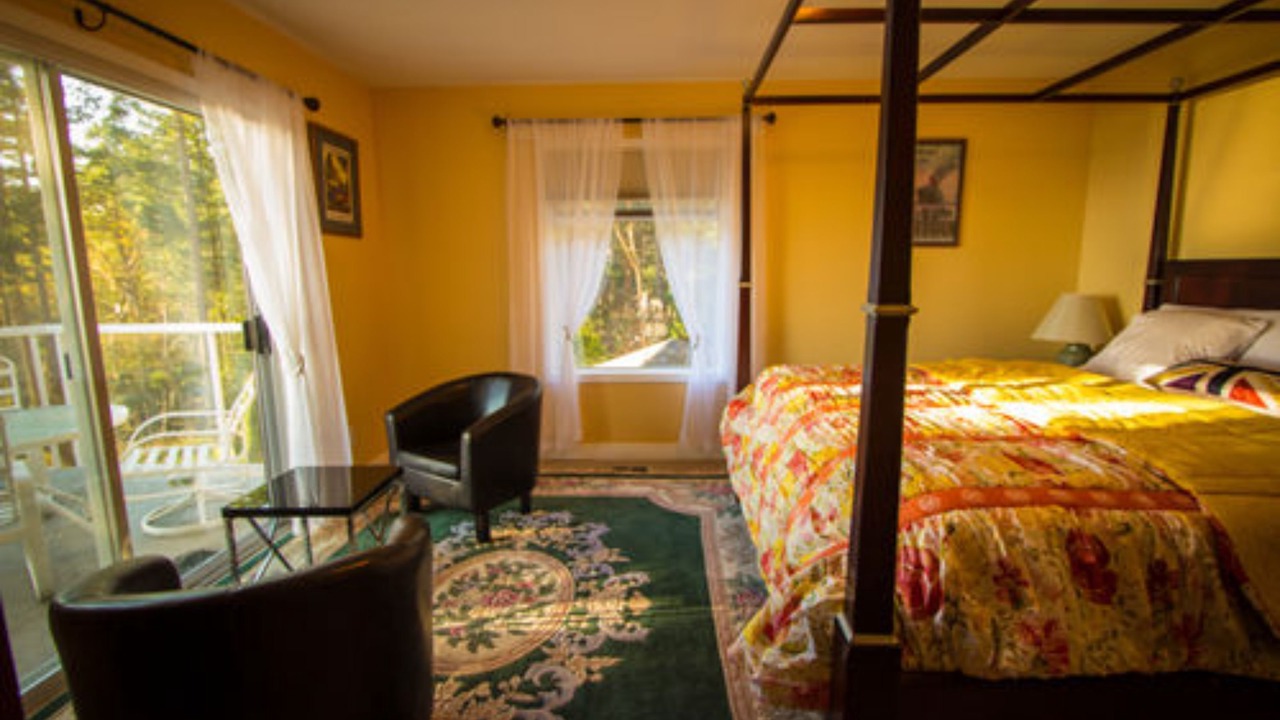Photo of Bedroom in Central Saanich