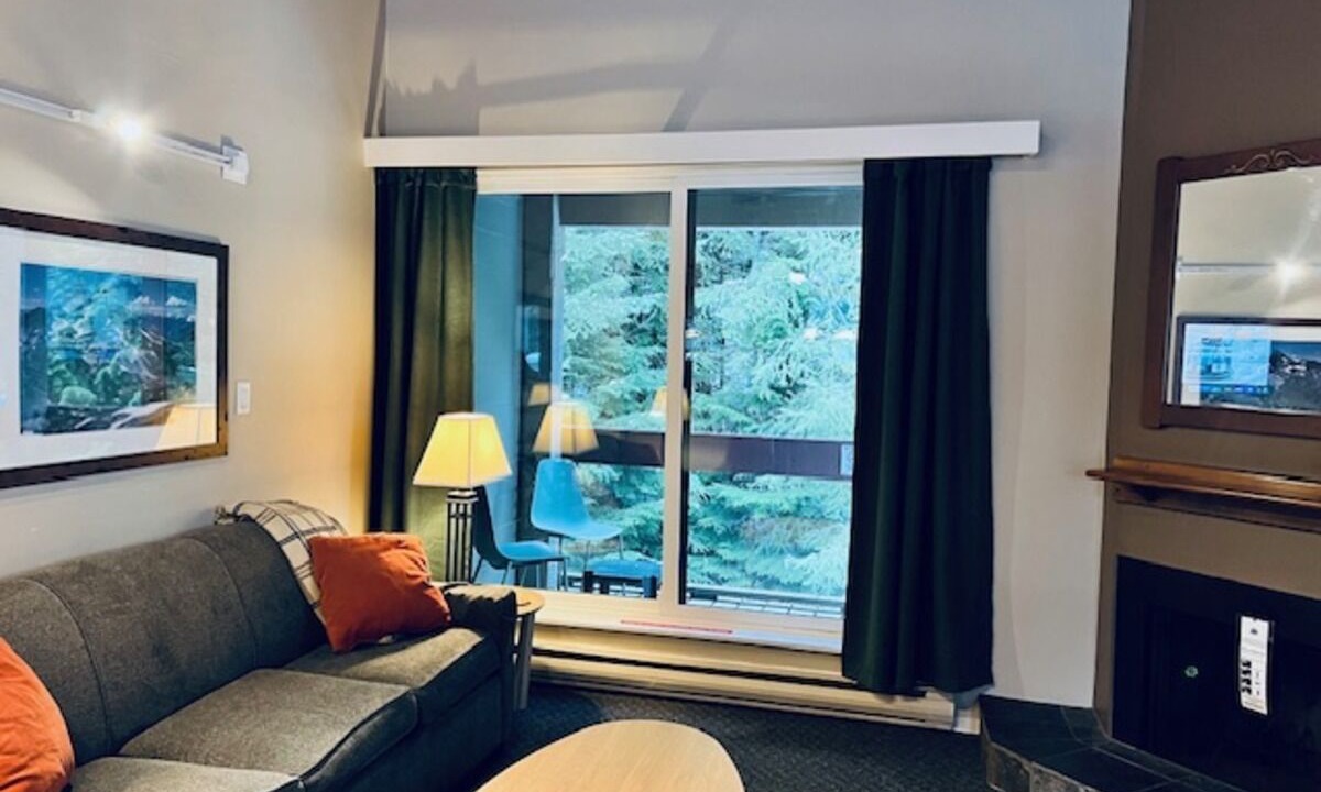Photo of Livingroom in Whistler Village
