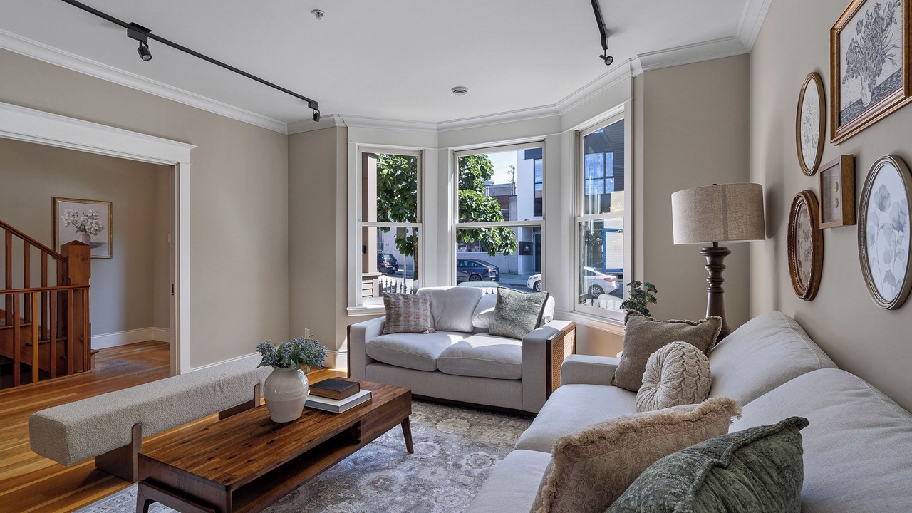 Photo of Livingroom in Mount Pleasant