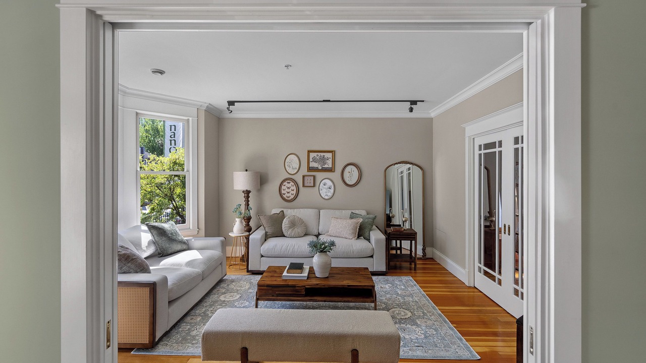 Photo of Livingroom in Mount Pleasant
