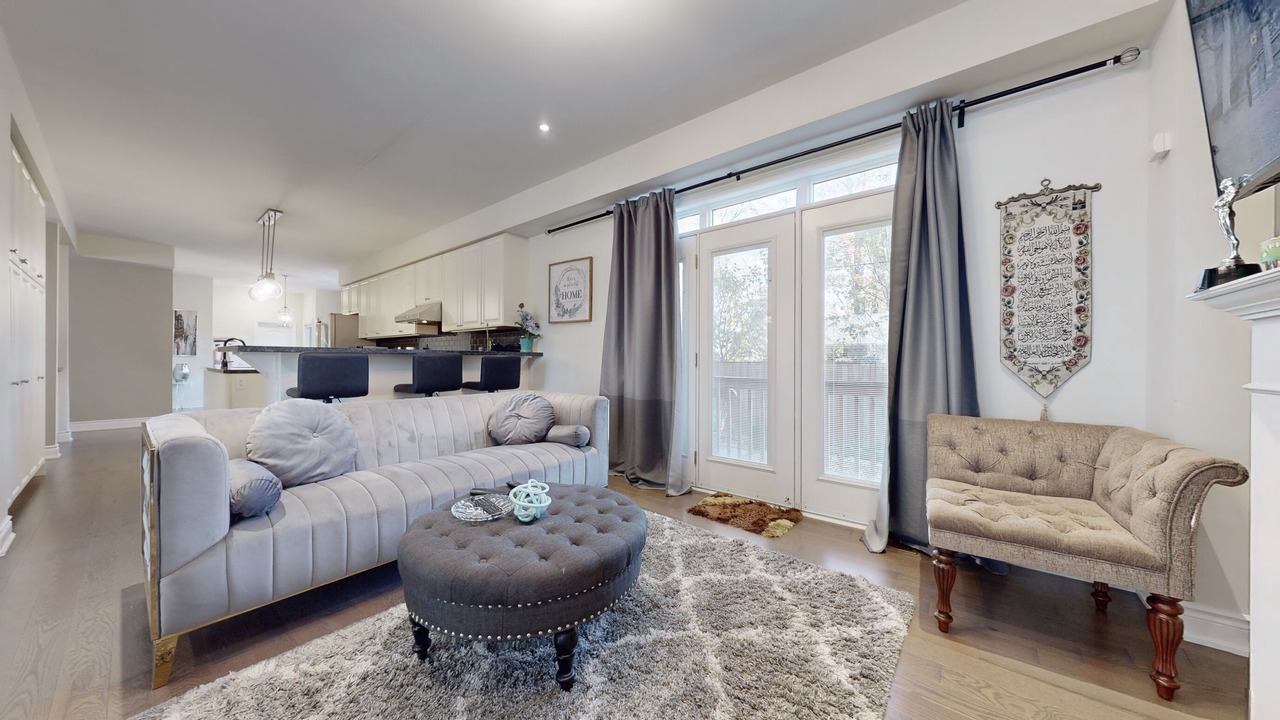 Photo of Livingroom in Lakeview