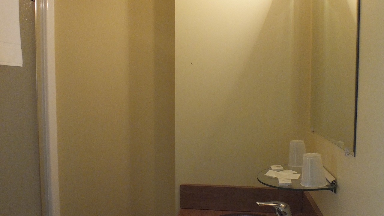 Photo of Bathroom in Saint-Augustin-de-Desmaures
