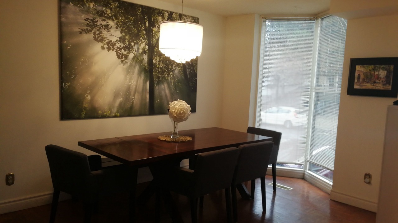 Photo of Livingroom in Church and Wellesley