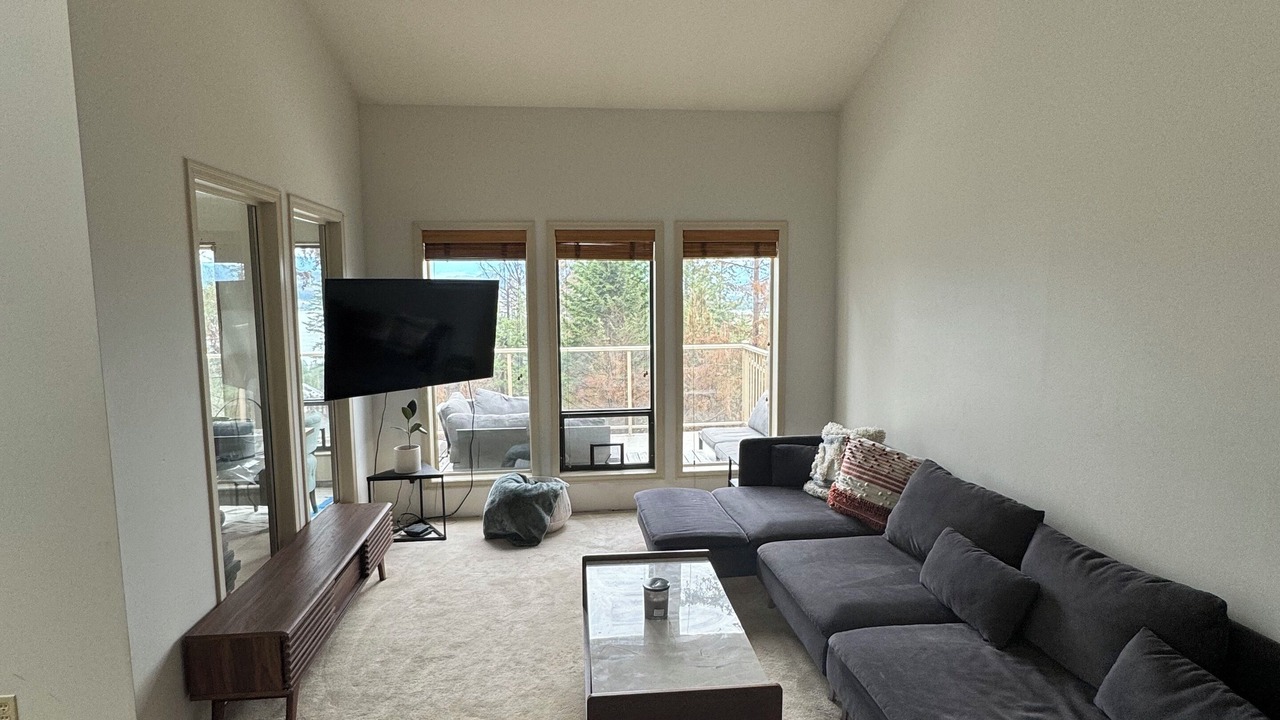 Photo of Livingroom in West Kelowna Estates