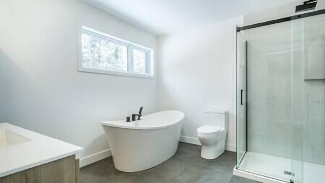 Photo of Bathroom in Beaulac-Garthby