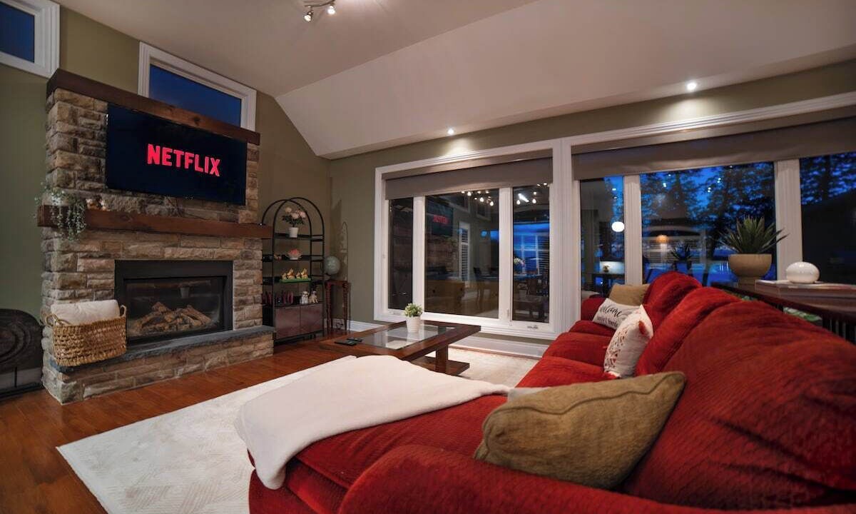 Photo of Livingroom in Scugog
