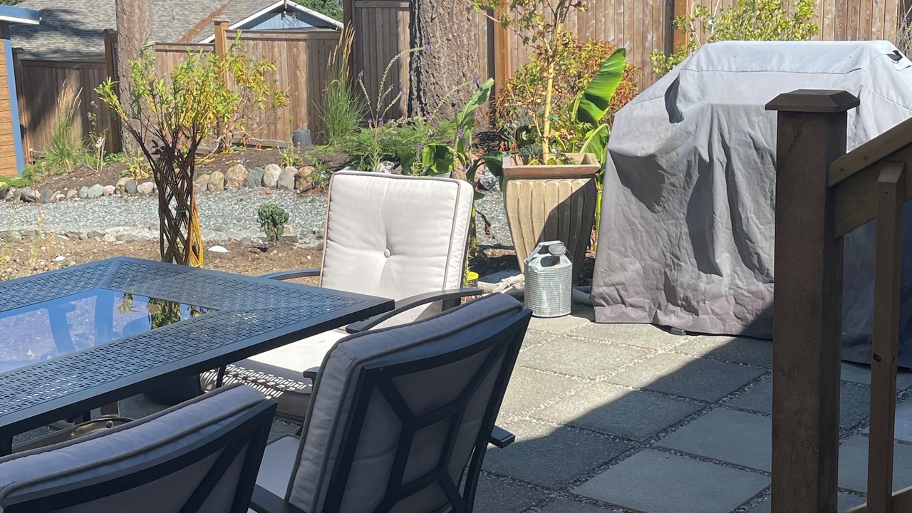 Photo of Patio Balcony in Chemainus