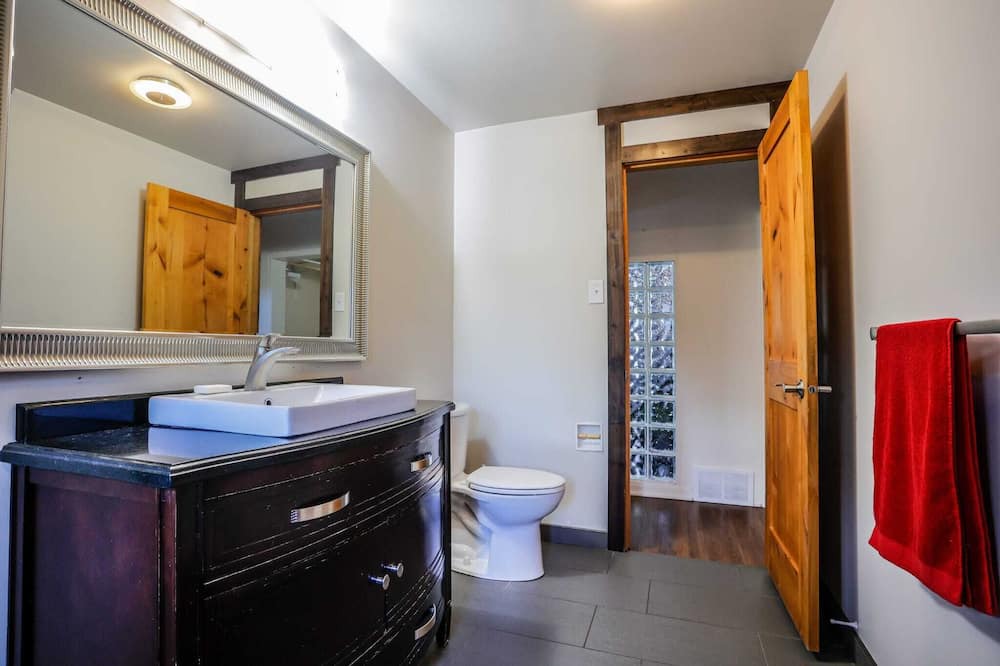 Photo of Bathroom in Taghum