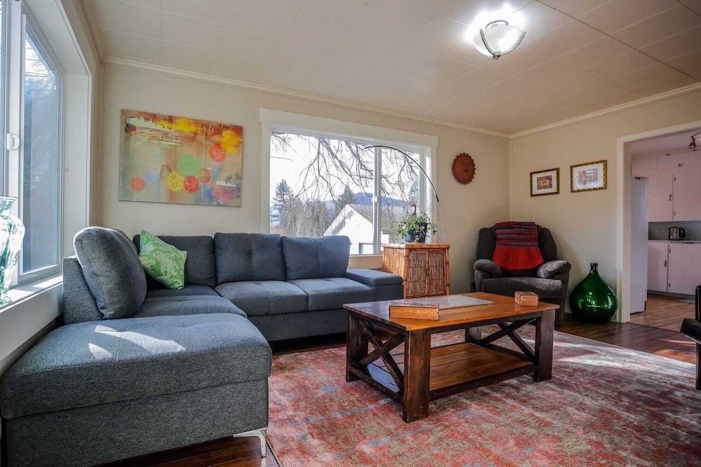 Photo of Livingroom in Taghum