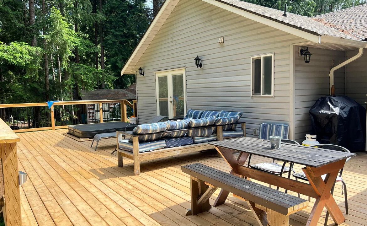 Photo of Patio Balcony in Fanny Bay