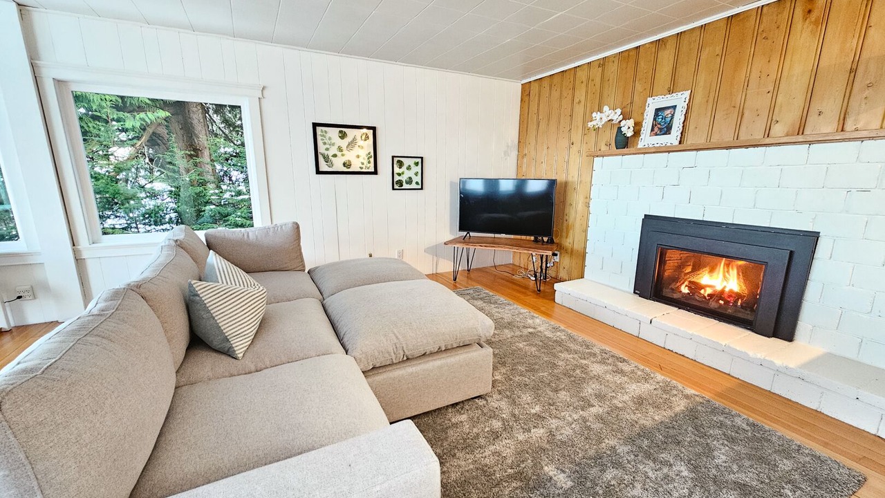 Photo of Livingroom in Chemainus