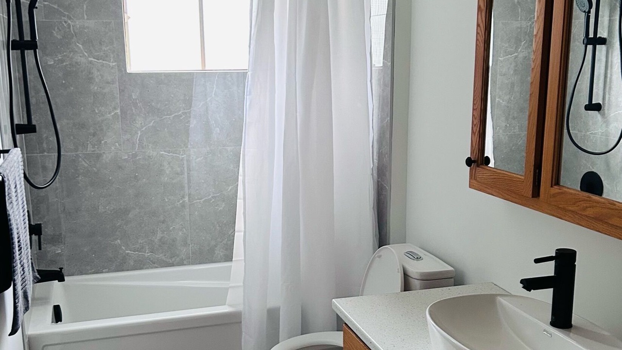 Photo of Bathroom in Le Haut-Saint-Francois Regional County Municipality