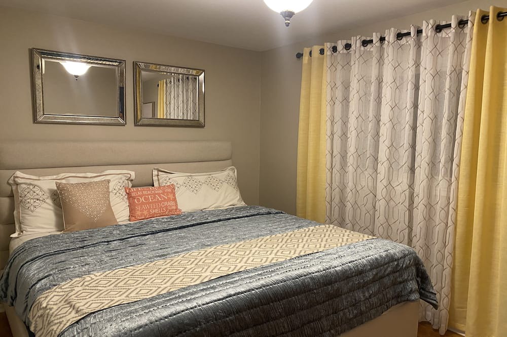 Photo of Bedroom in Applewood