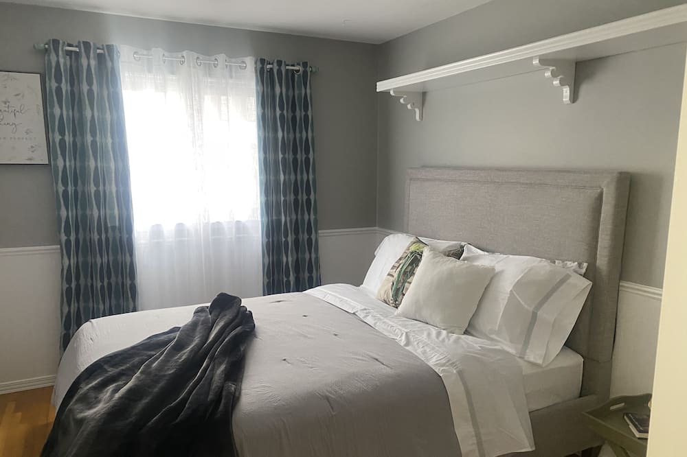 Photo of Bedroom in Applewood