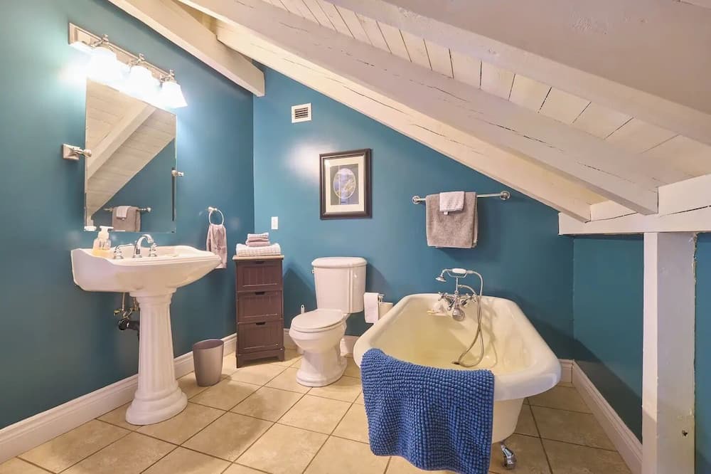 Photo of Bathroom in Steady Brook
