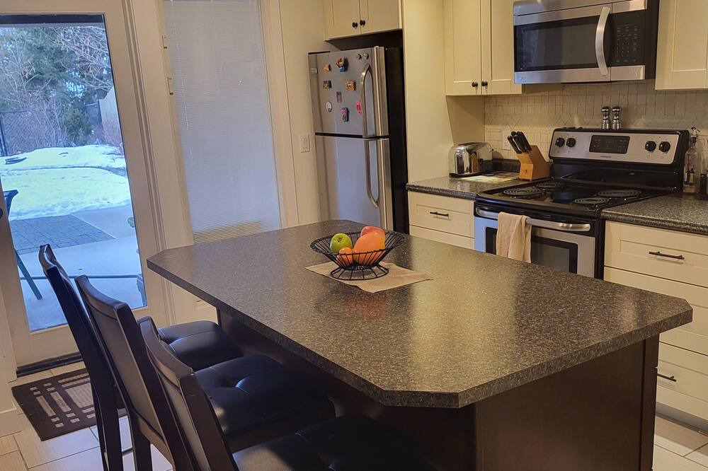 Photo of Kitchen in West Kelowna Estates