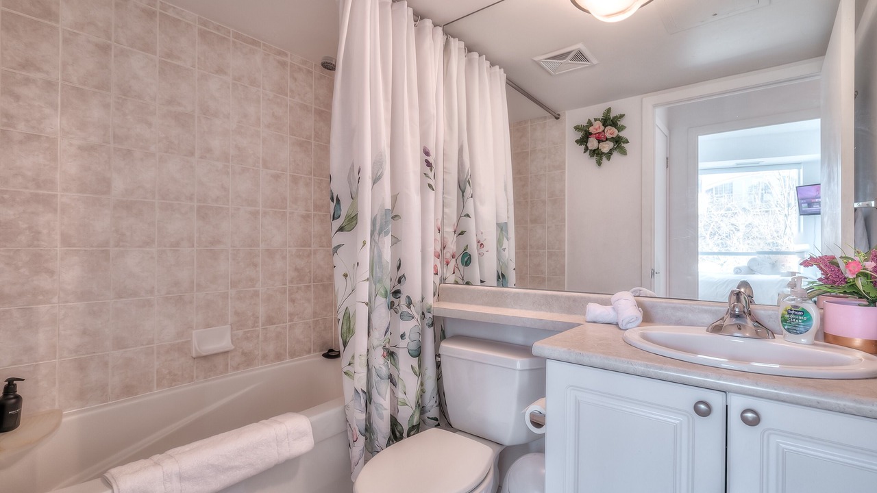 Photo of Bathroom in Fort York