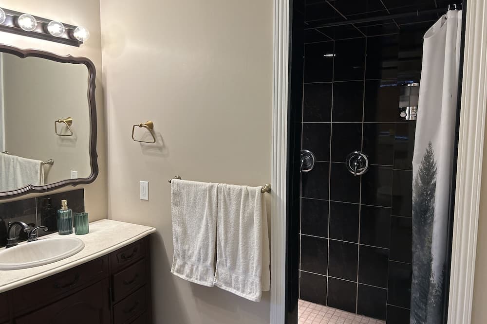 Photo of Bathroom in Colborne