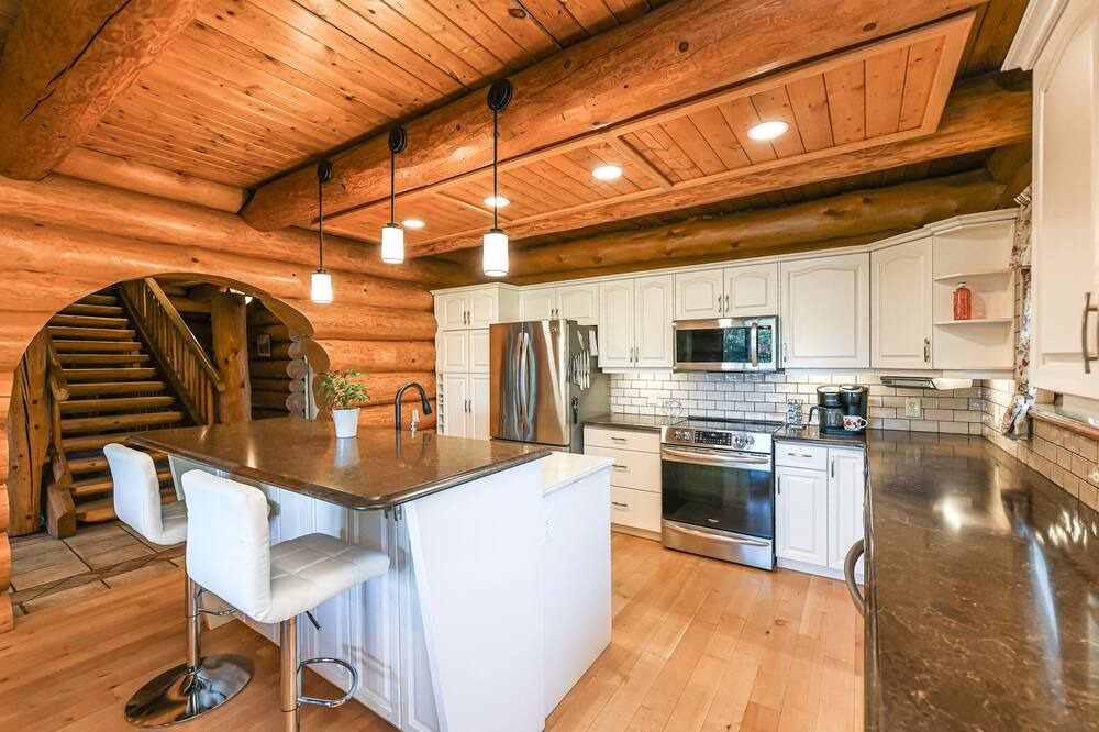 Photo of Kitchen in Courtenay