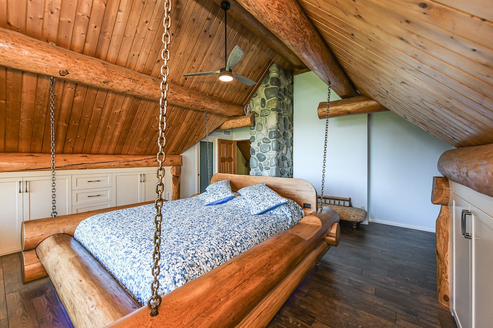 Photo of Bedroom in Courtenay