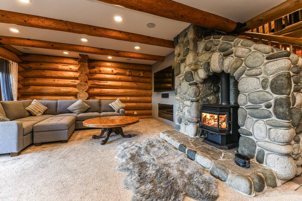 Photo of Livingroom in Courtenay