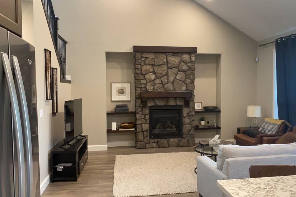 Photo of Livingroom in Harrison Mills