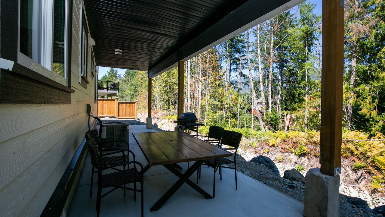 Photo of Patio Balcony in Lake Cowichan