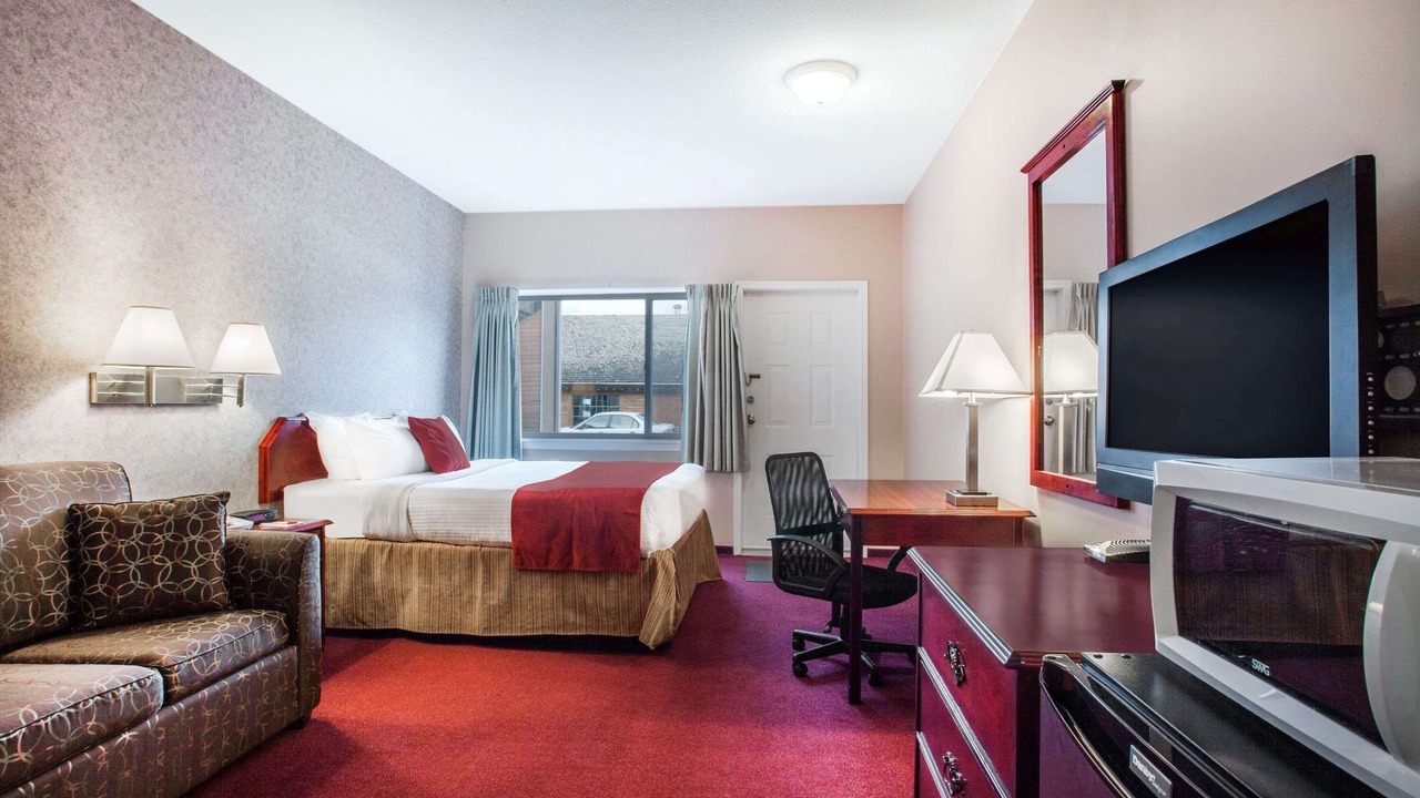Photo of Bedroom in 100 Mile House