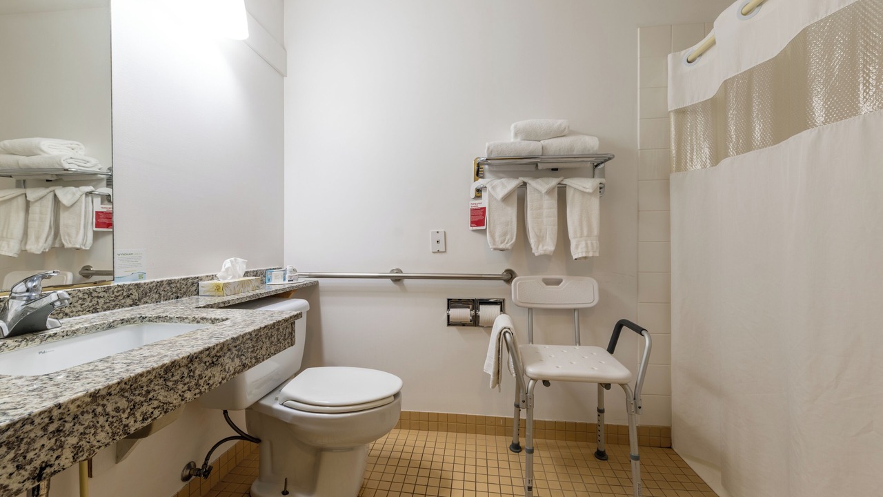 Photo of Bathroom in Golden